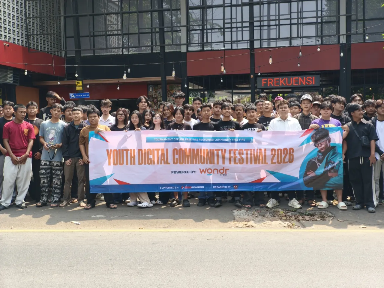 Foto bersama dengan peserta Youth Digital Community Festival 2026